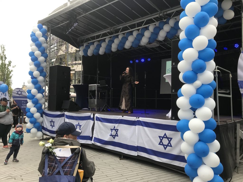 Eine eindrucksvolle Performance: Maria Katz auf dem Israel-Tag 2019; Foto: Peter Ansmann