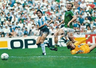 1986 trifft Deutschland im WM-Finale auf Argentinien - am Ende verlieren Briegel, Schumacher & Co. mit 3:2 | Foto: Revista El Gráfico | wikipedia | gemeinfrei