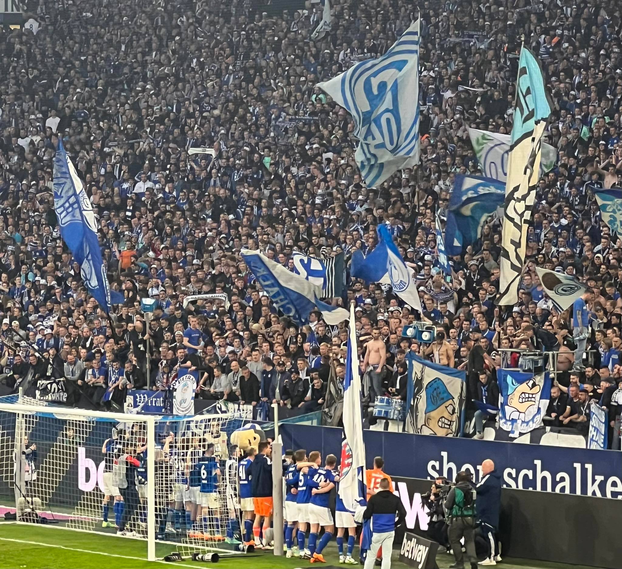 Auf Schalke ist die Stimmung viel besser als die Lage! Ruhrbarone