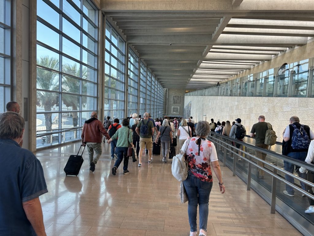 Im Ben-Gurion-Flughafen; Foto: Peter Ansmann