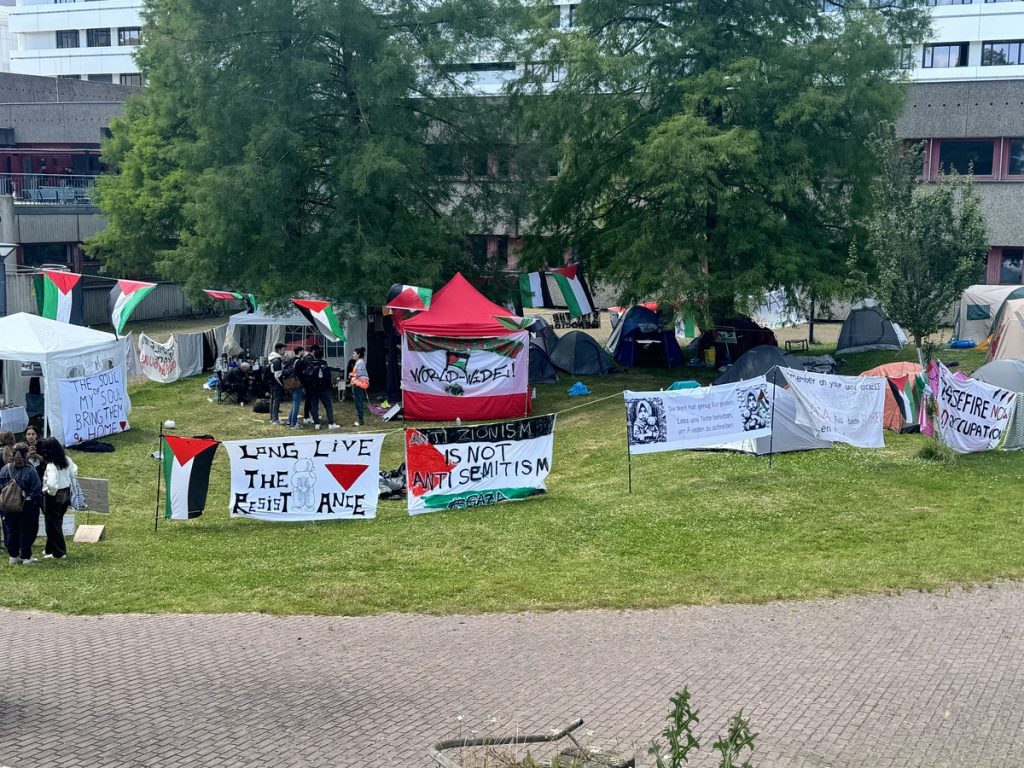 "Protestcamp" auf dem Campus der Heinrich-Heine-Universität (Foto: Peter Ansmann)