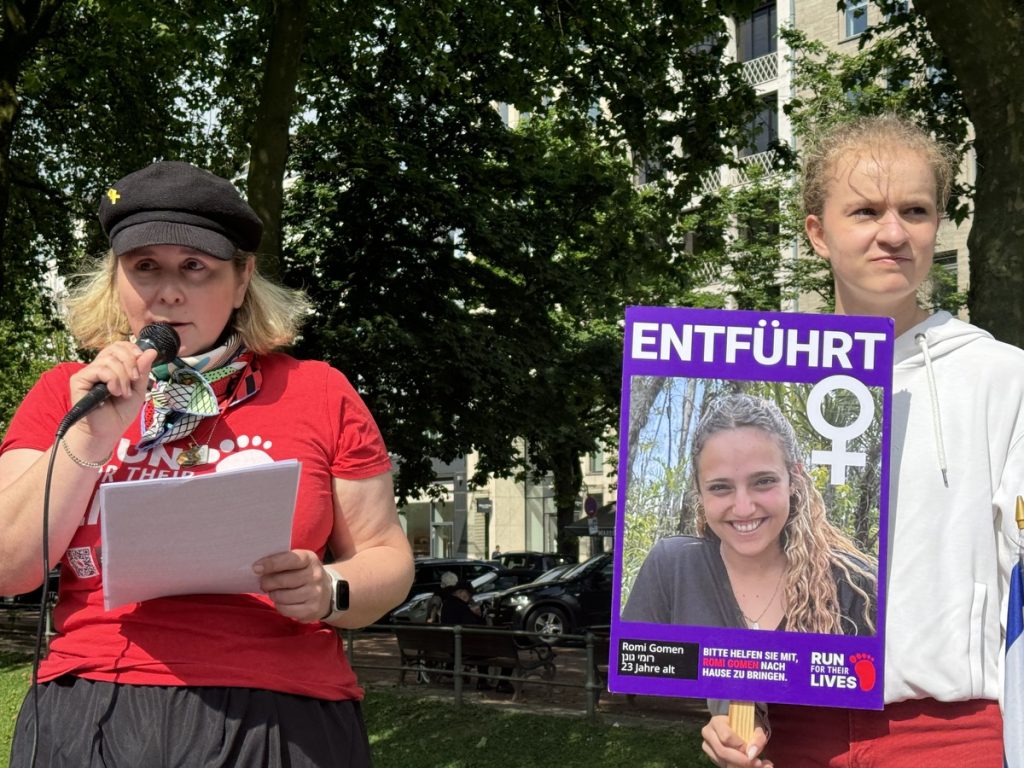 Rivka Young: "Wir haben Hoffnung, dass diese Woche der letzte Spaziergang ist und alle Geiseln in der kommenden Woche zu Hause sind." (Foto: Peter Ansmann)