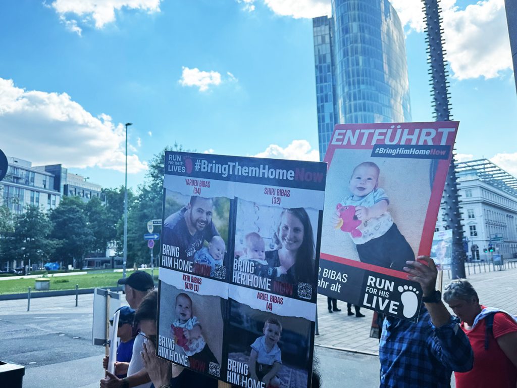 #RunForTheirLives in Düsseldorf (Foto: Peter Ansmann)