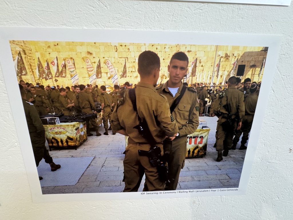 IDF Swearing-in Ceremony "Year 1 Gaza Genocide" (Ablichtung: Peter Ansmann)